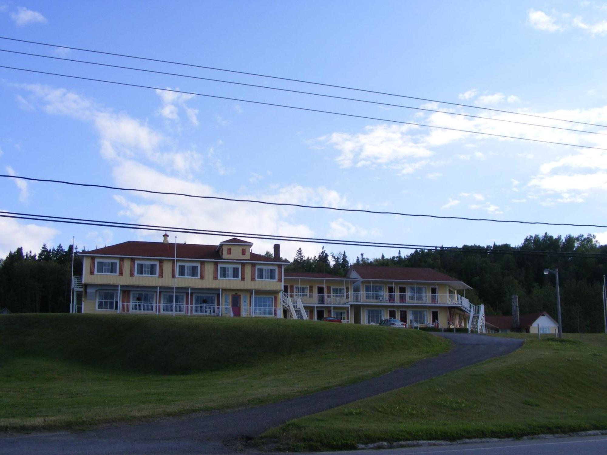 Hotel Motel Bon Accueil Riviere-la-Madeleine Exterior photo